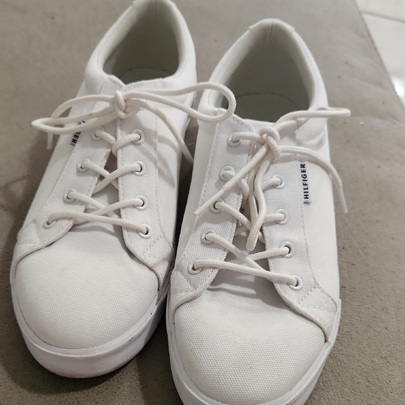 Tommy Hilfiger Shoes - Tommy Hilfiger Off-White Canvas Sneakers